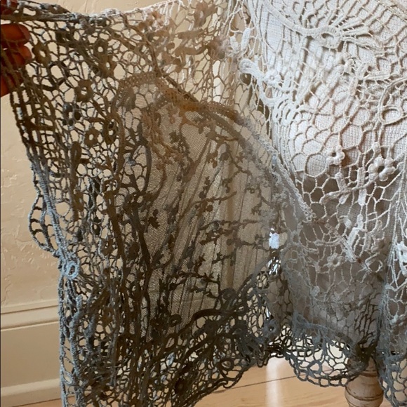Lace poncho - Picture 4 of 7